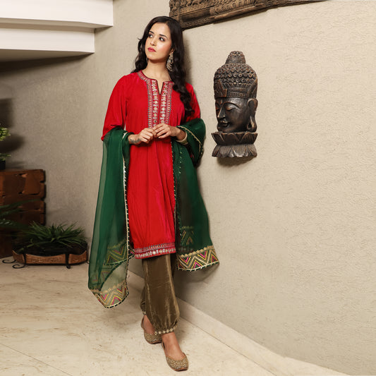 Fuschia Pink Embroidered Velvet Kurta Set with Velvet Harem Pants & Dupatta