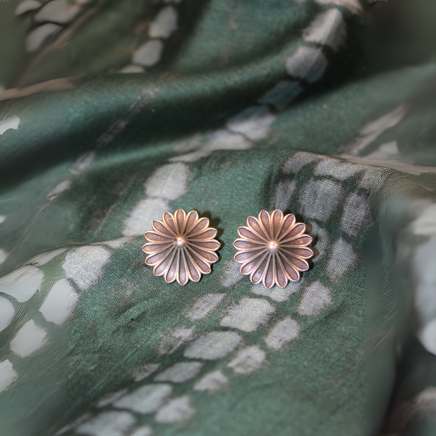 Oxidized Daisy Studs