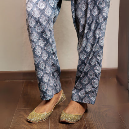 Blue Ombre embroidered micro velvet kurta with printed velvet pant