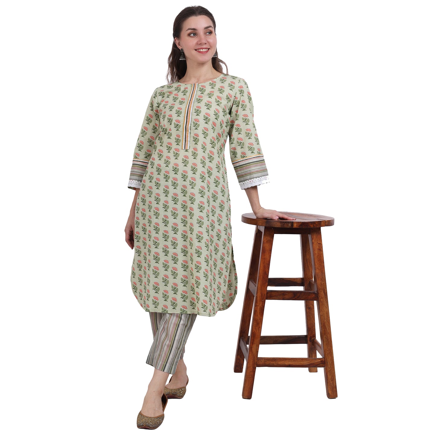 Green Cotton printed Kurta Set with embroidery
