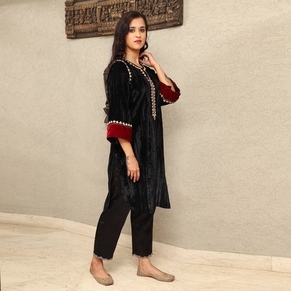 Black Crushed Velvet Embroidered Kurta