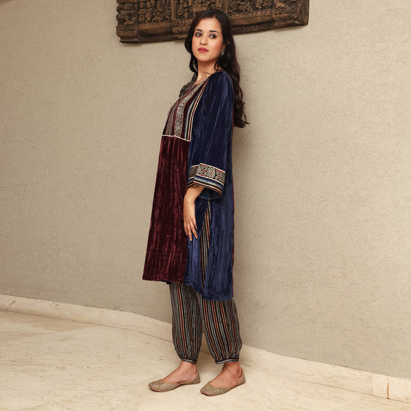 Colour Block Crushed Velvet Kurta