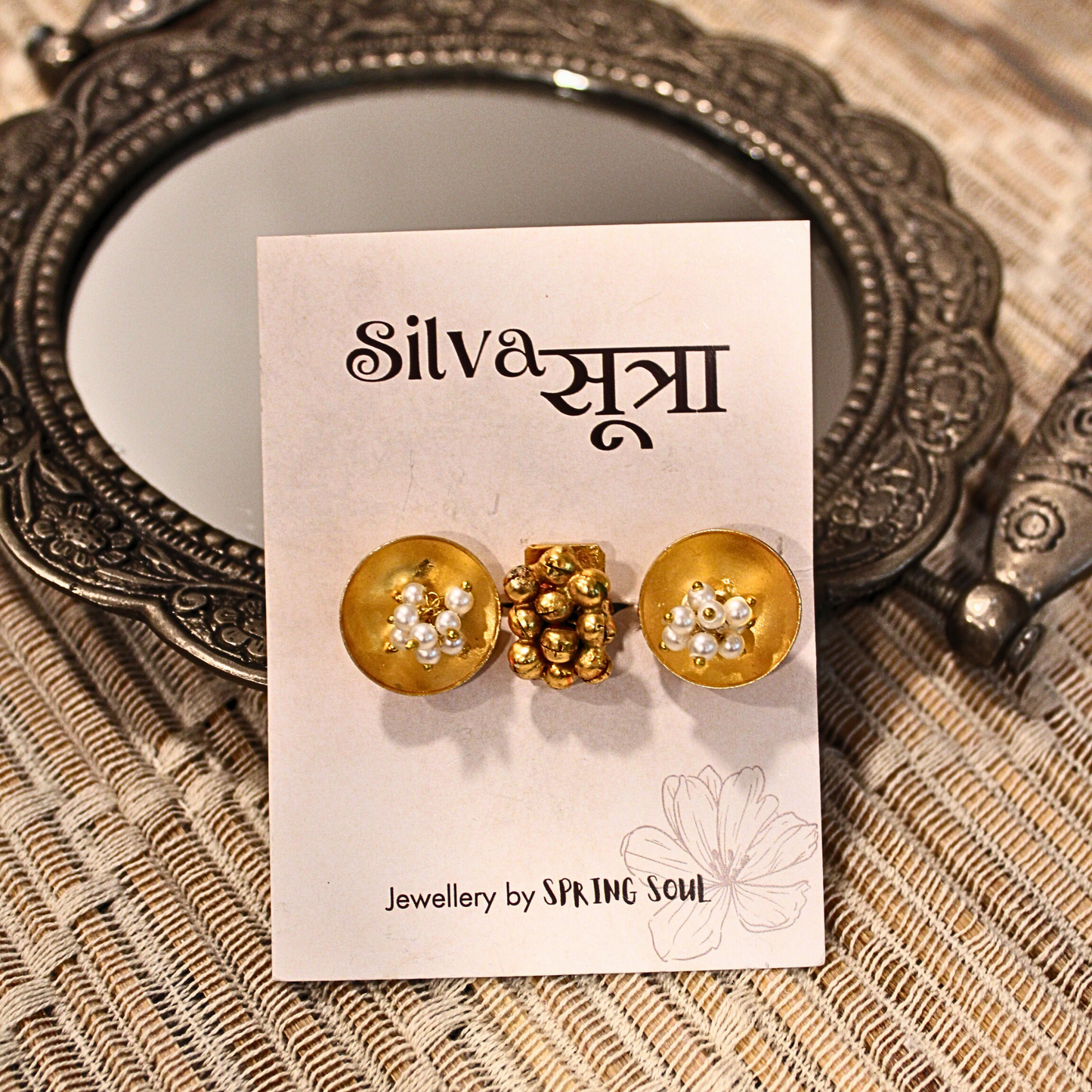 Gold and pearl Connector ring