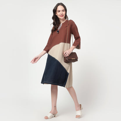 Colour block knee-length dress