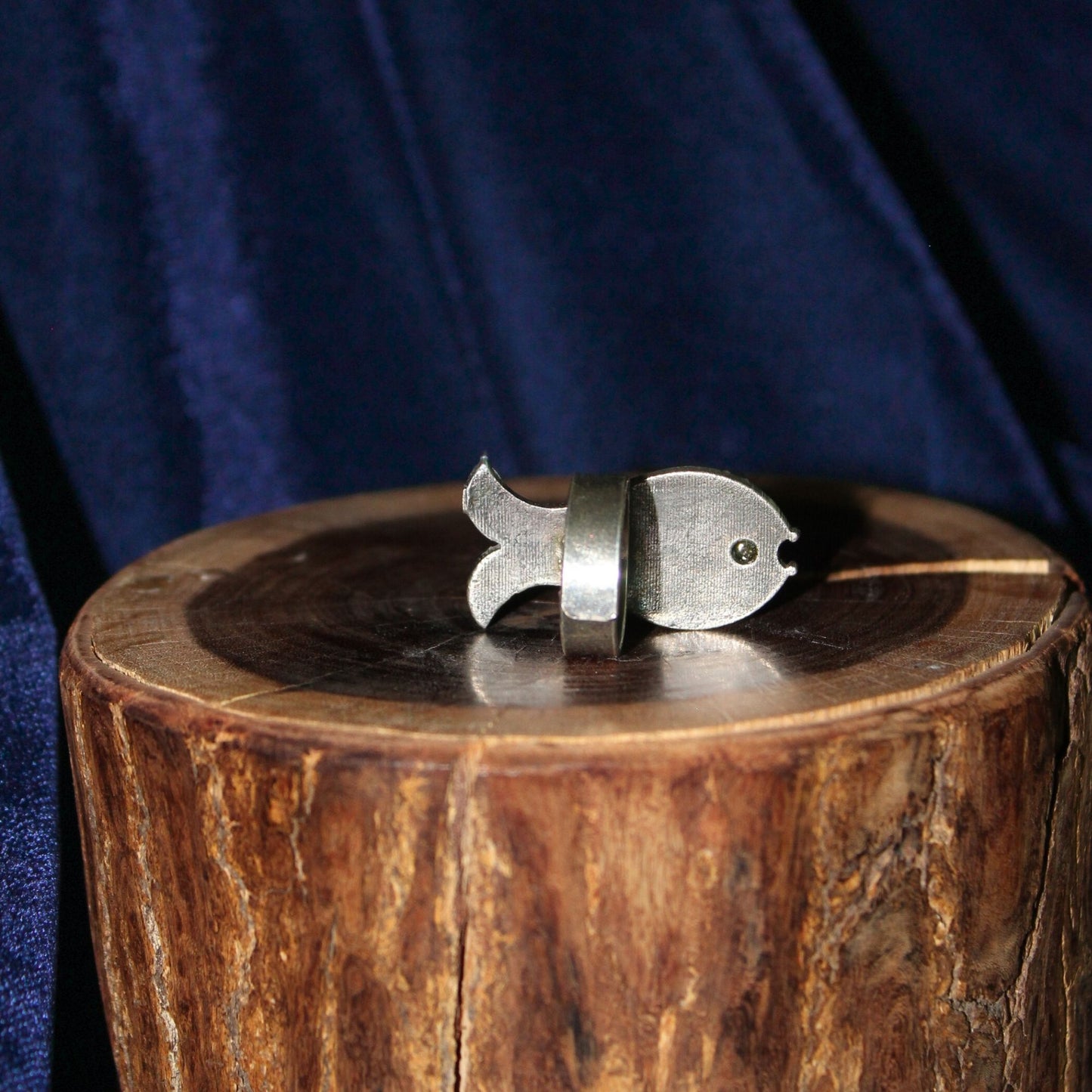 Silva Sutra Fin-tastic fish ring