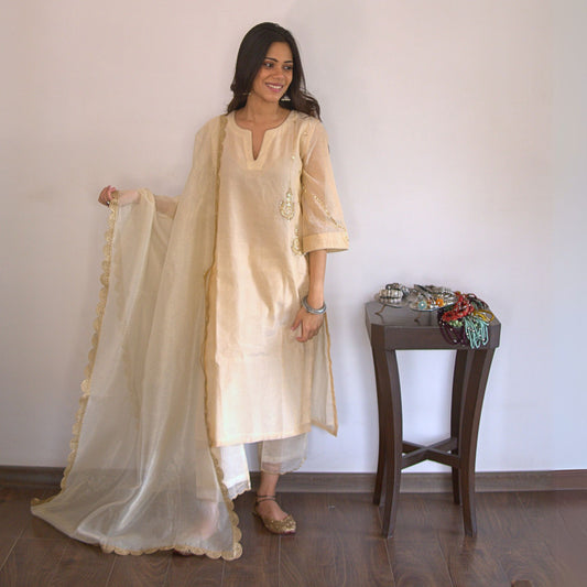 Offwhite Metalic chanderi set with Dupatta