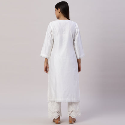 Chanderi kurta with gold zari lines and scallop edges