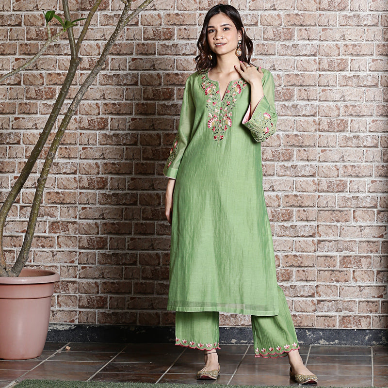 Green chanderi embroidered kurta set with ombre dupatta