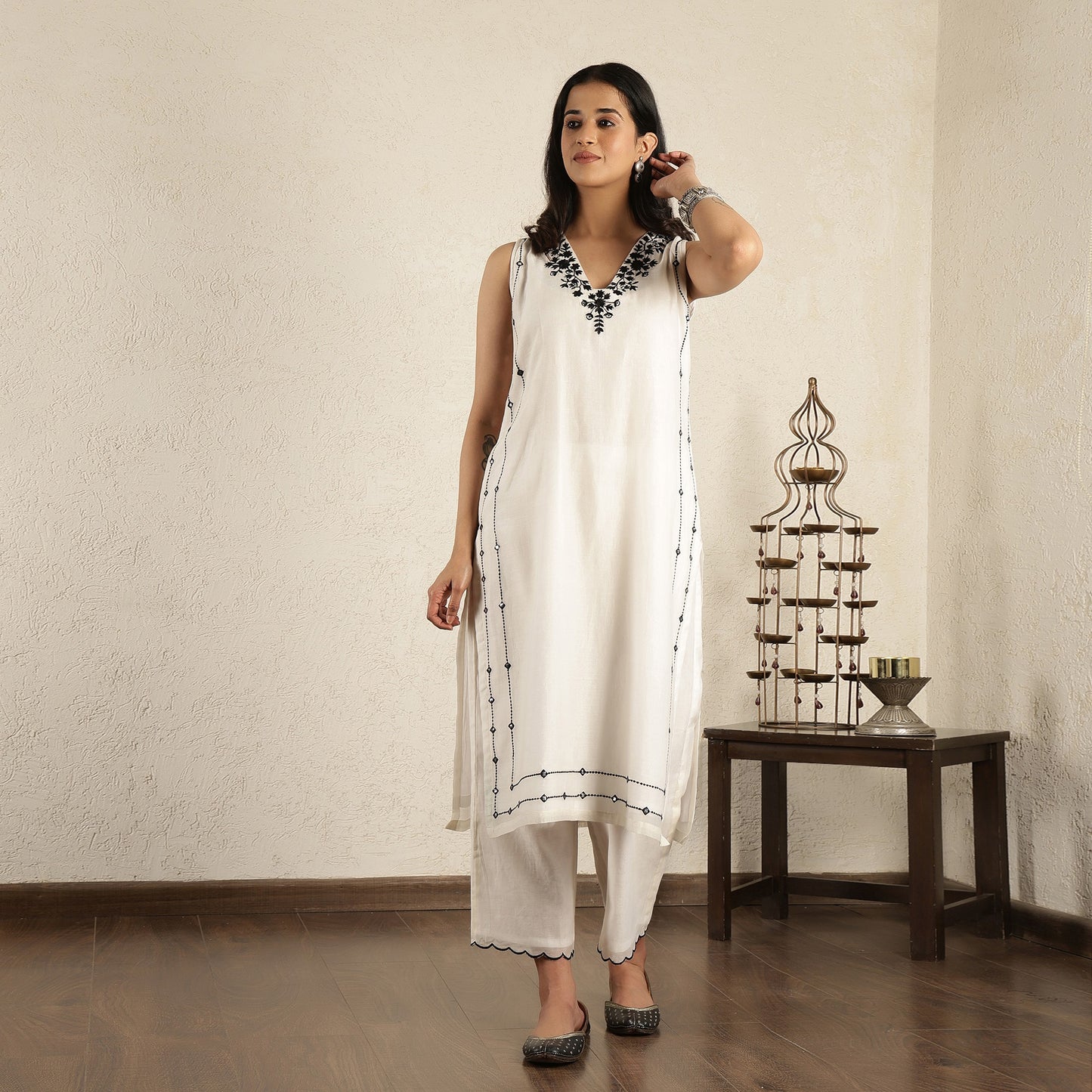 Off white chanderi embroidered kurta