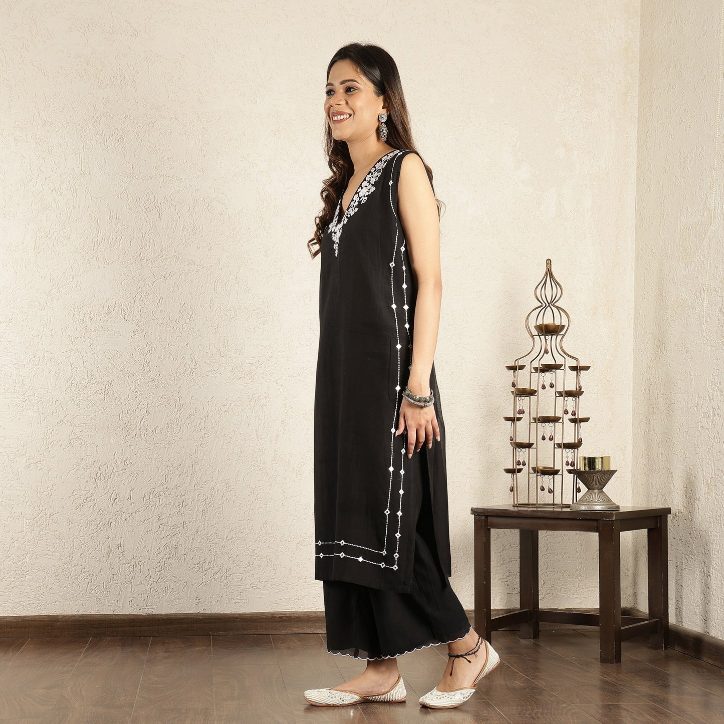 Black chanderi embroidered kurta