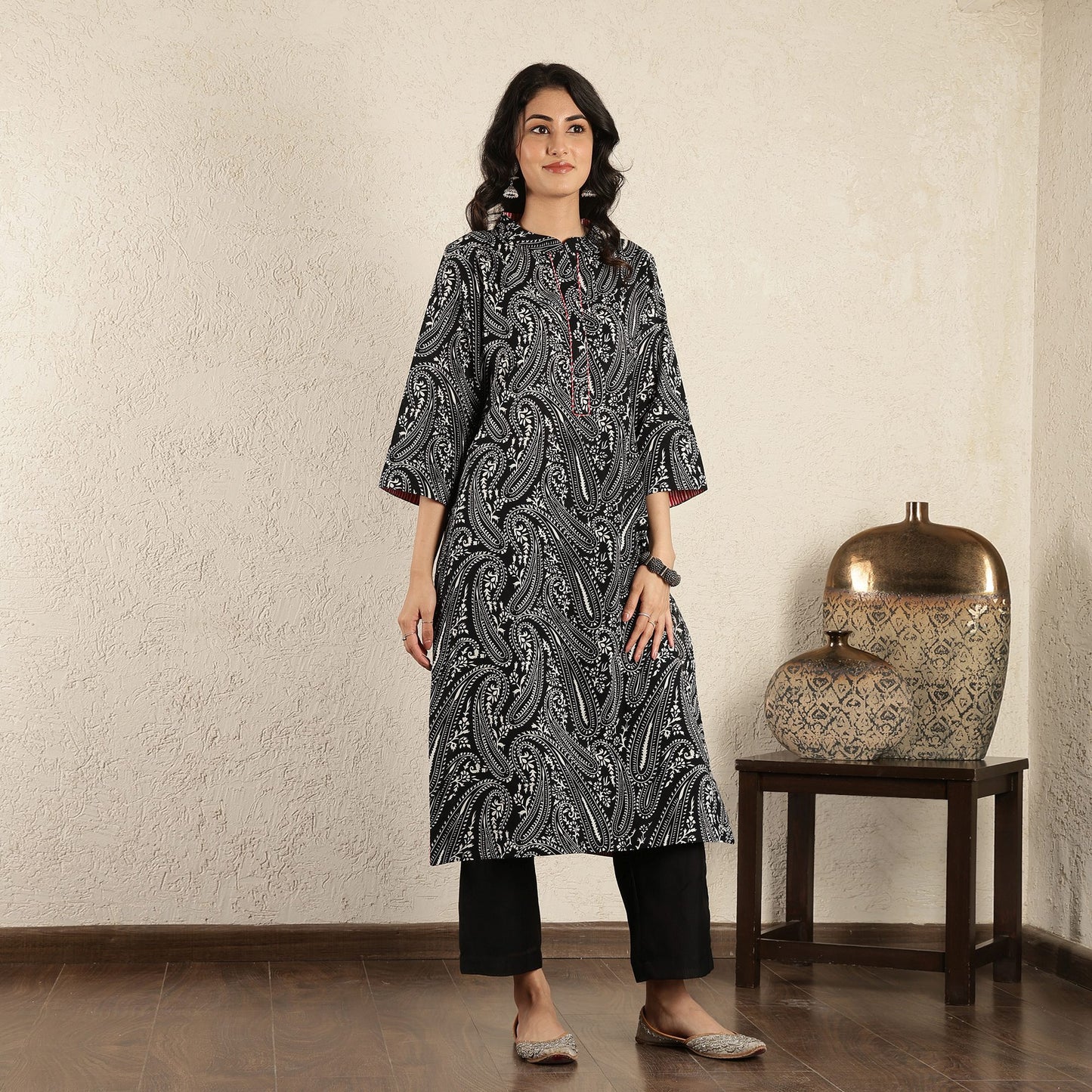 Black paisley printed kurta