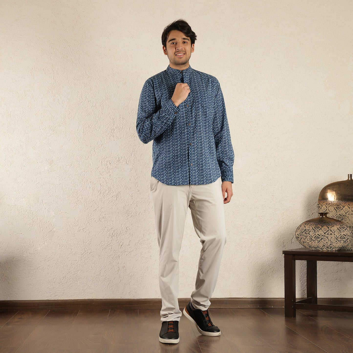 Indigo Band collared Men's printed shirt with full sleeves