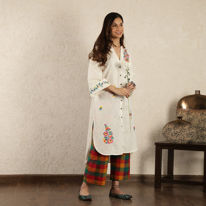 Off white Floral embroidered kurta