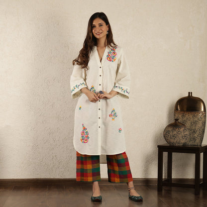 Off white Floral embroidered kurta