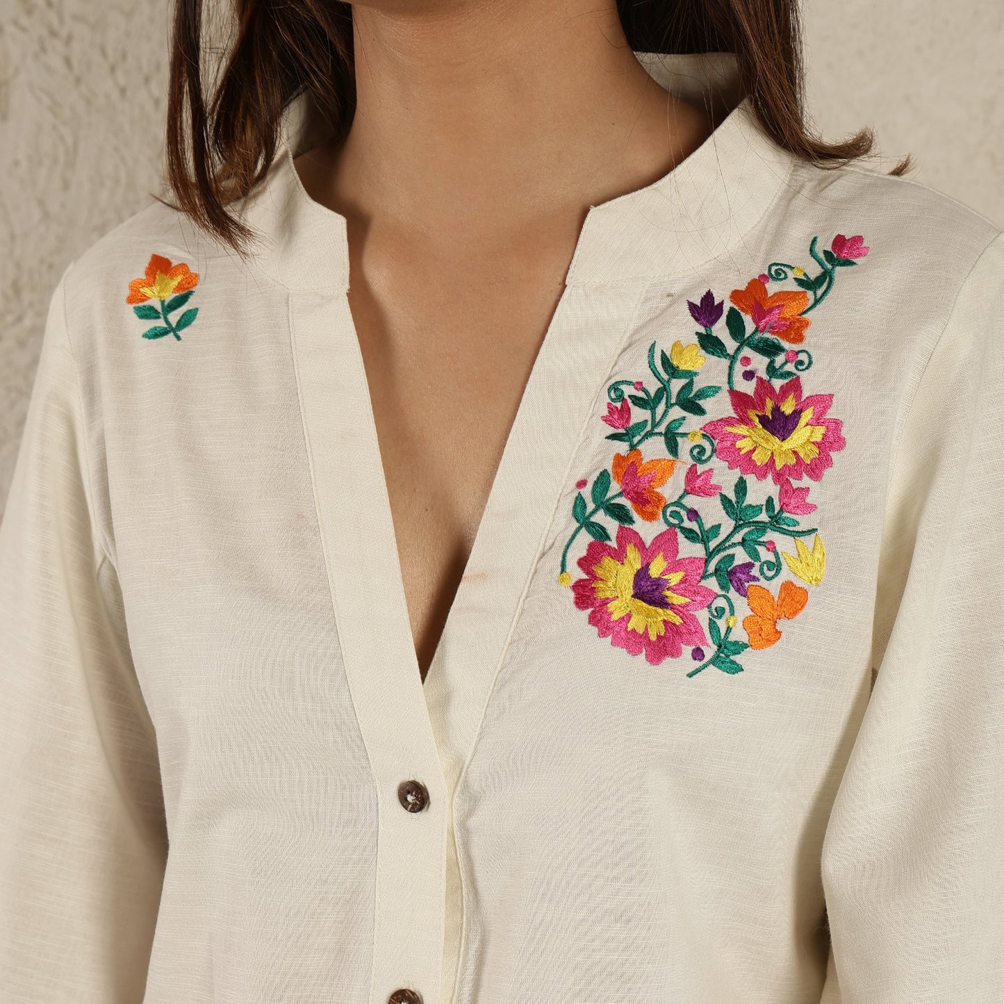 Off white Floral embroidered kurta