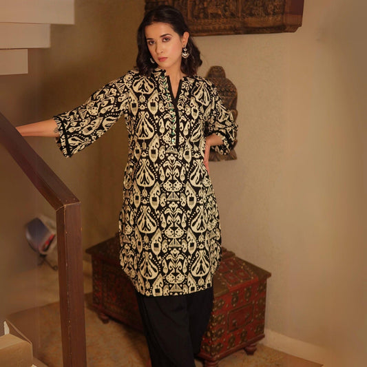 Black ikat printed kurta with overlapped pants