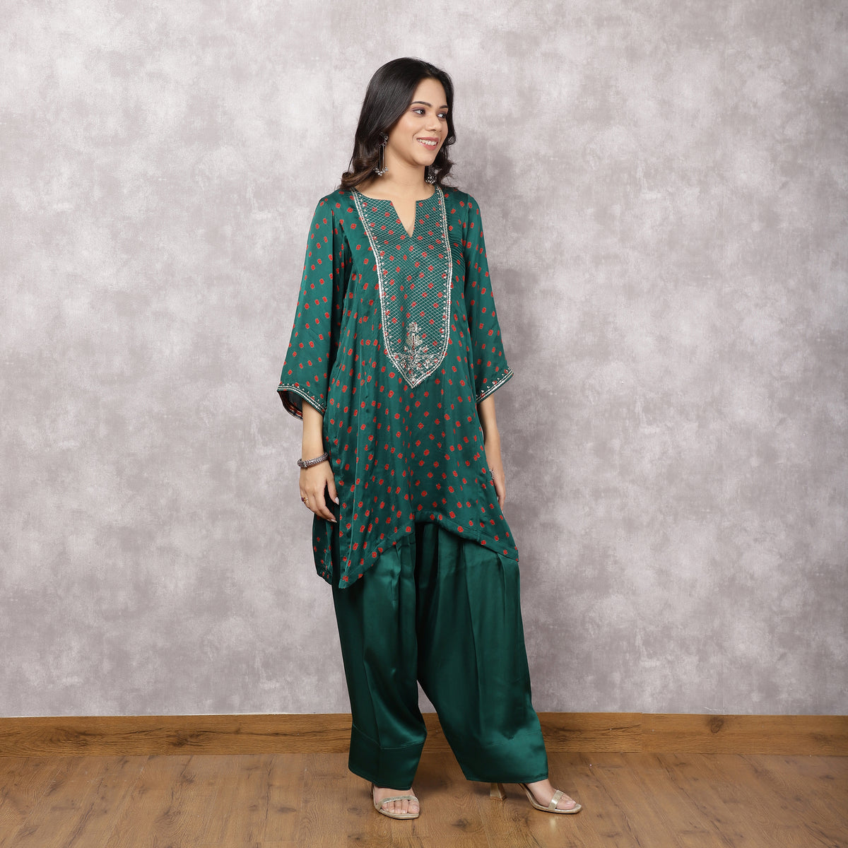 Green Bandhani kurta with Hand Embroidered Yoke