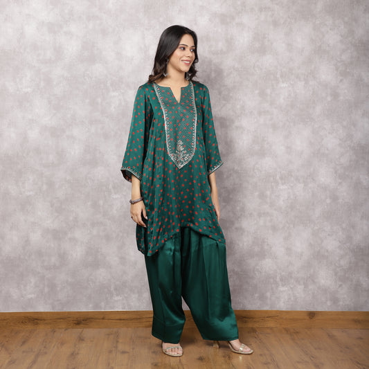 Green Bandhani kurta with Hand Embroidered Yoke