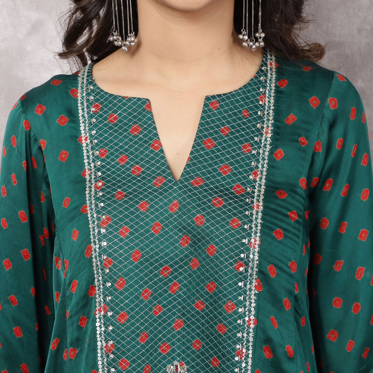 Green Bandhani kurta with Hand Embroidered Yoke