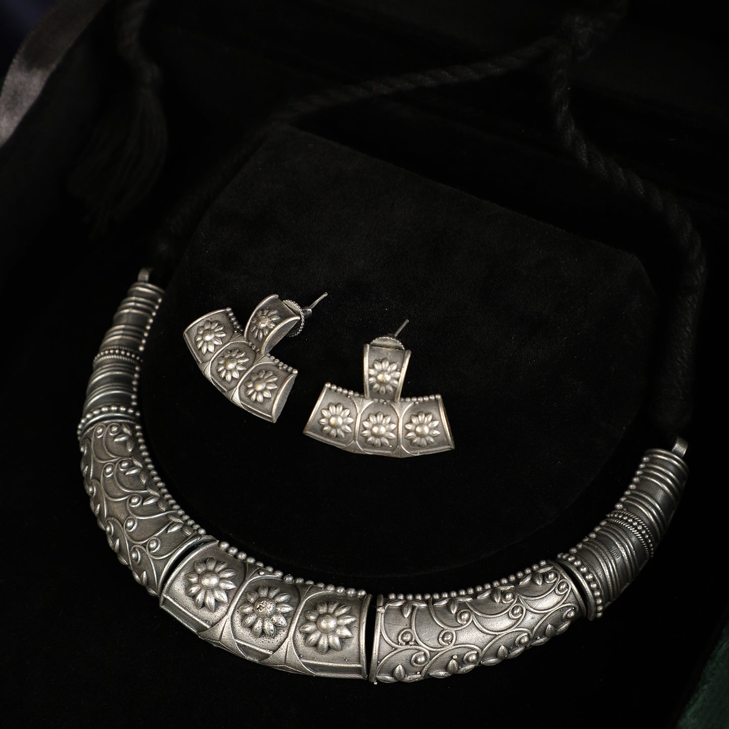 Silver Corded Hasli Necklace Set - Oxidised Silver - Spring Soul