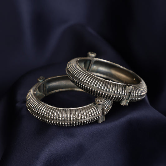 Silver engraved Bangle- 1 Piece