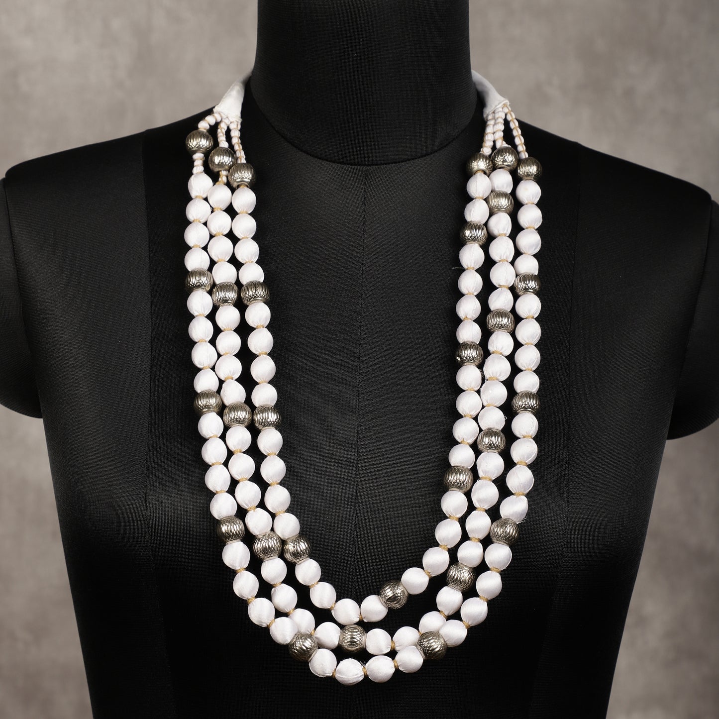 Handmade white satin 3-layer necklace - Spring Soul