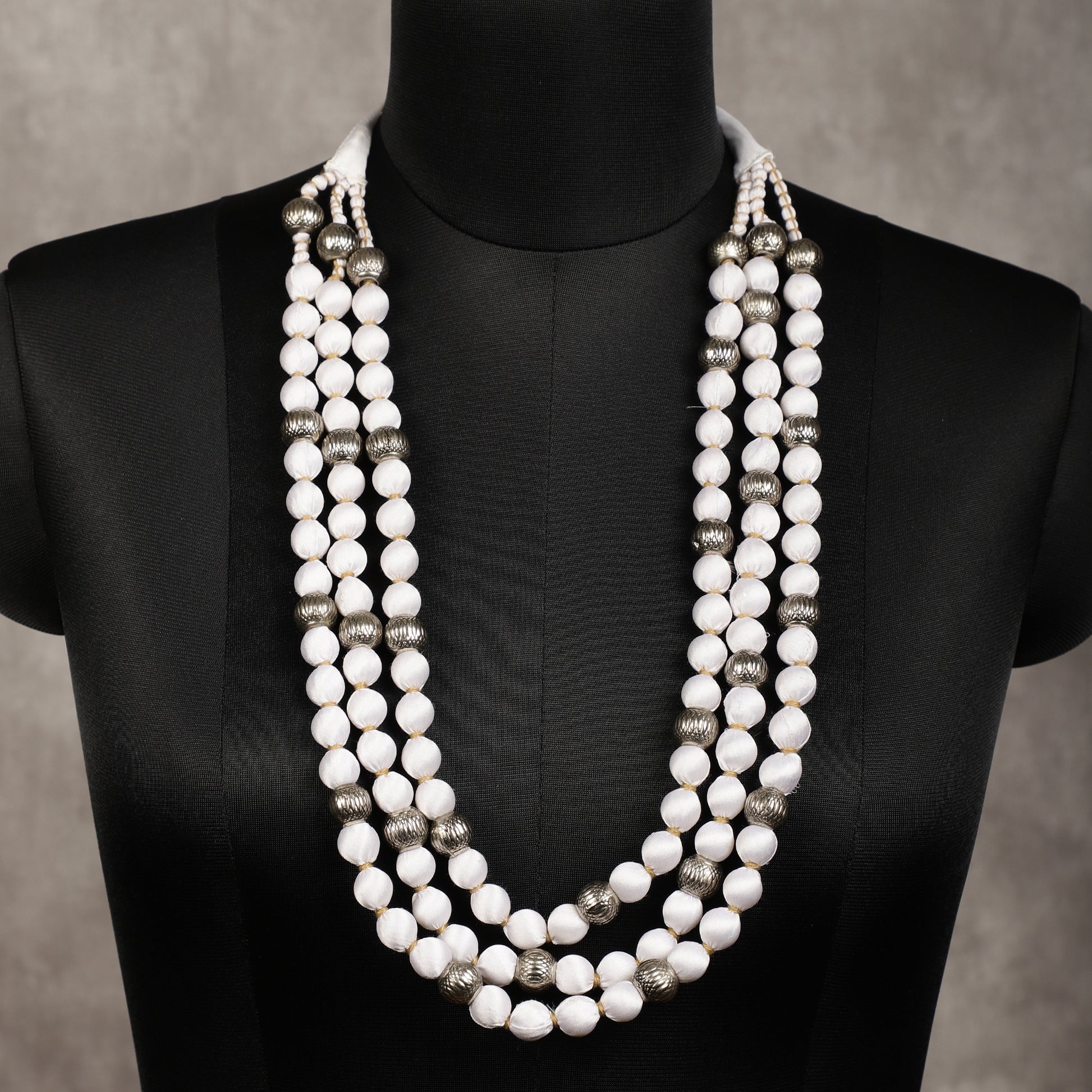 Handmade white satin 3-layer necklace - Spring Soul