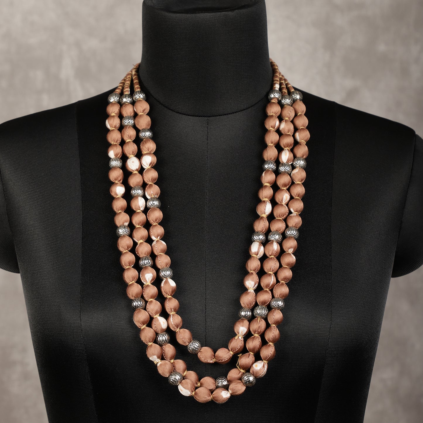Handmade beige modal silk beaded necklace - Spring Soul