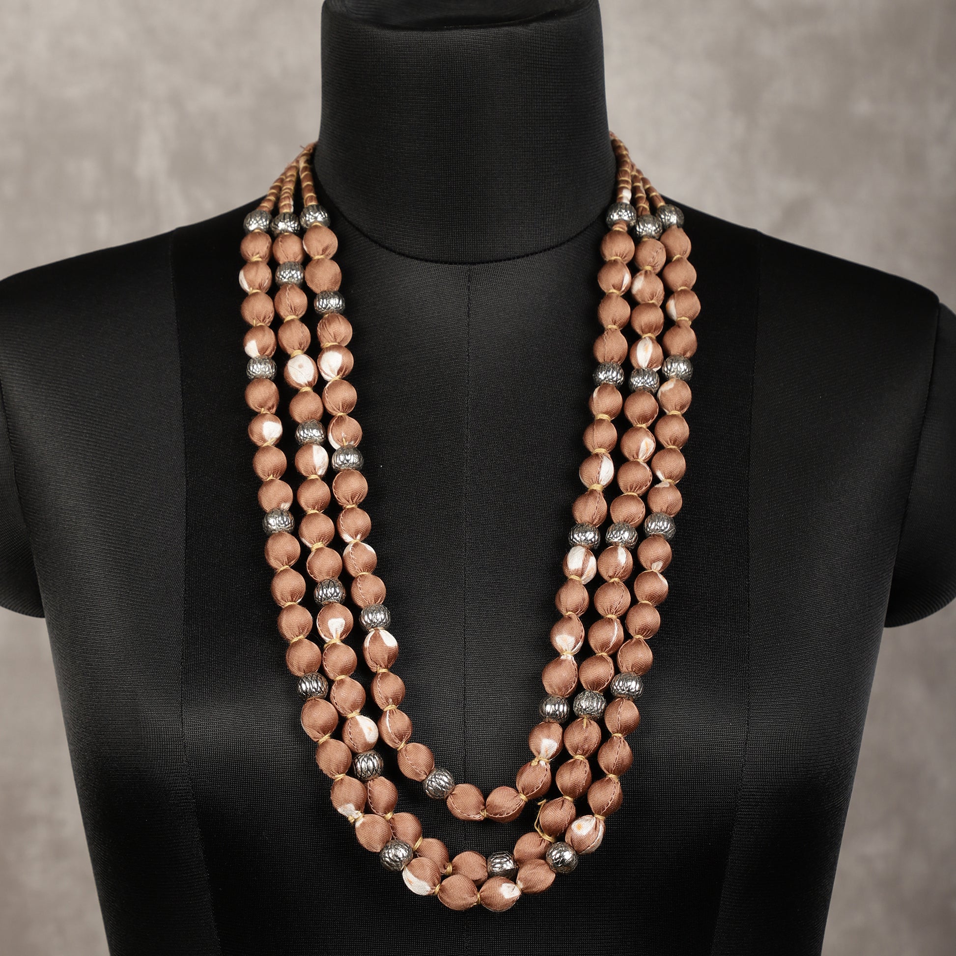 Handmade beige modal silk beaded necklace - Spring Soul
