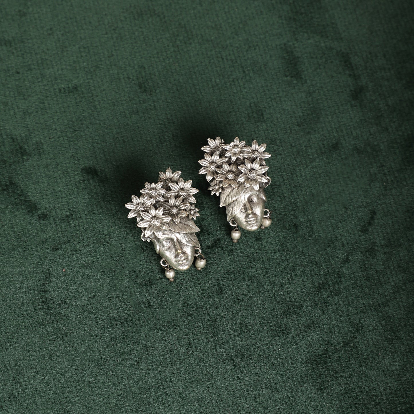 Enchantress Metal Necklace Set - Oxidised Silver Face Pendant Close-up - Spring Soul