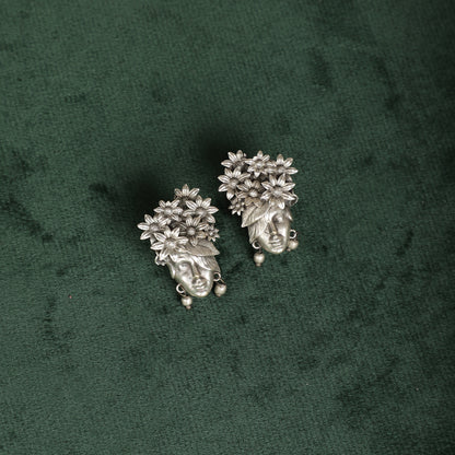 Enchantress Metal Necklace Set - Oxidised Silver Face Pendant Close-up - Spring Soul
