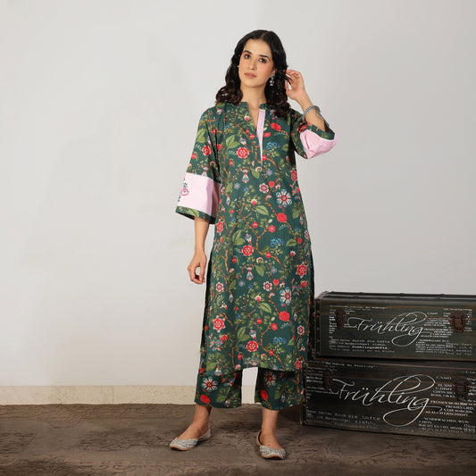 Green Cotton Floral Kurta with colorblocked sleeve