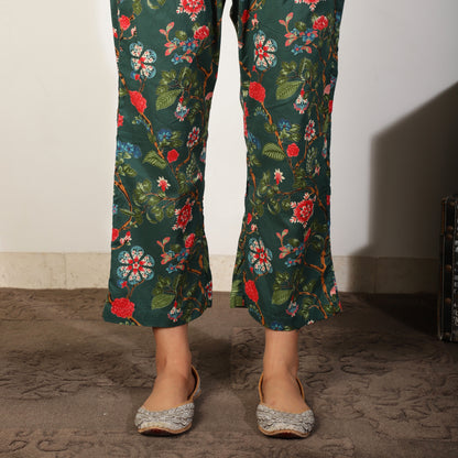 Green Cotton Floral Kurta set with colourblocked sleeve