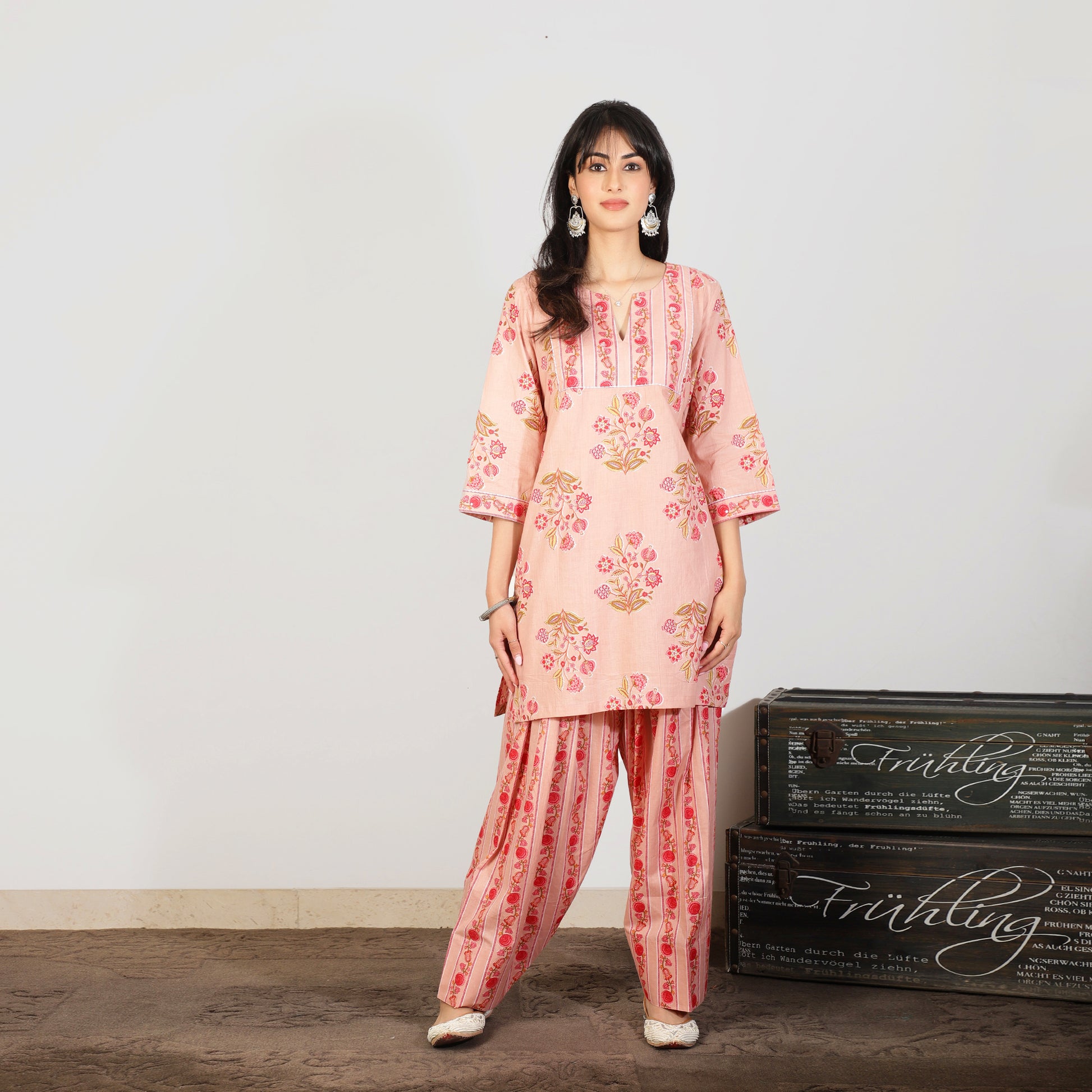 Pink Mughal print kurta with sequins - Spring Soul