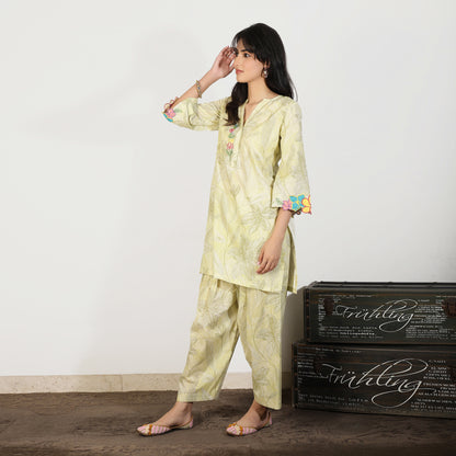 Green floral kurta with appliqué embroidery - Spring Soul