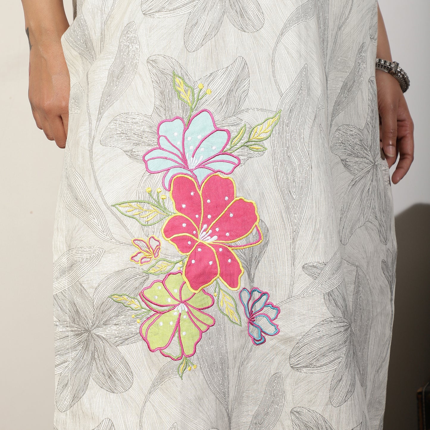 Grey floral kurta set with colourful Applique embroidery