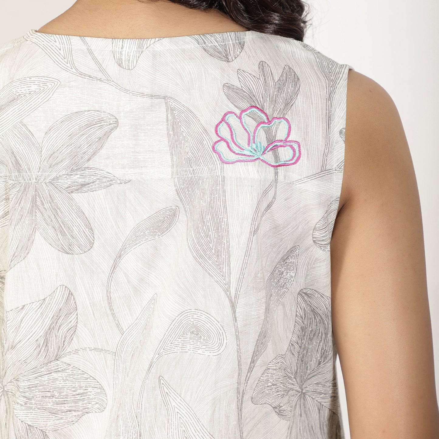 Grey floral kurta with colourful Applique embroidery