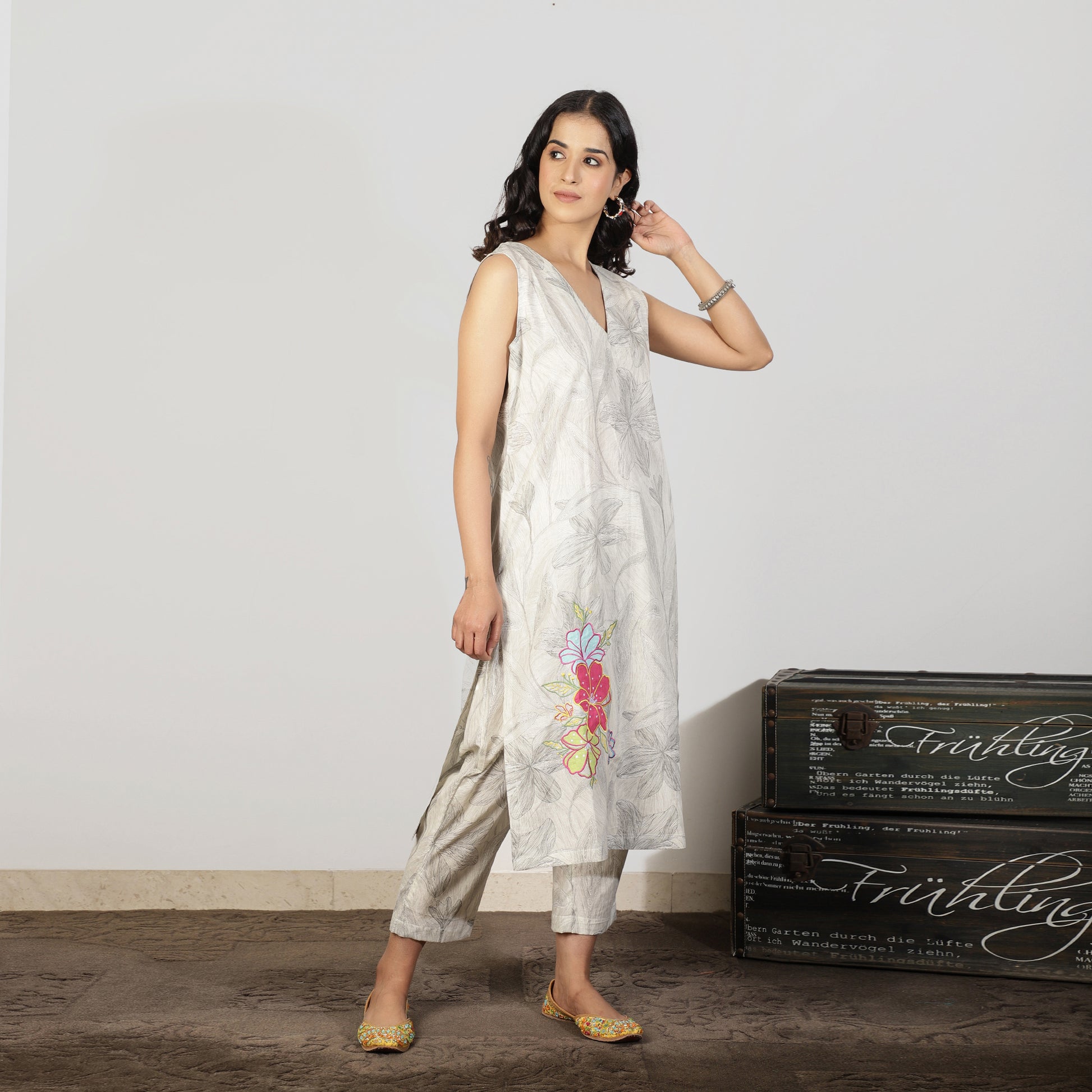 Grey floral kurta set with colourful appliqué embroidery - Spring Soul