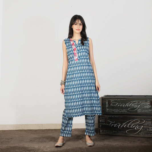 Blue ikat Kurta set with Contrast trim and threadwork