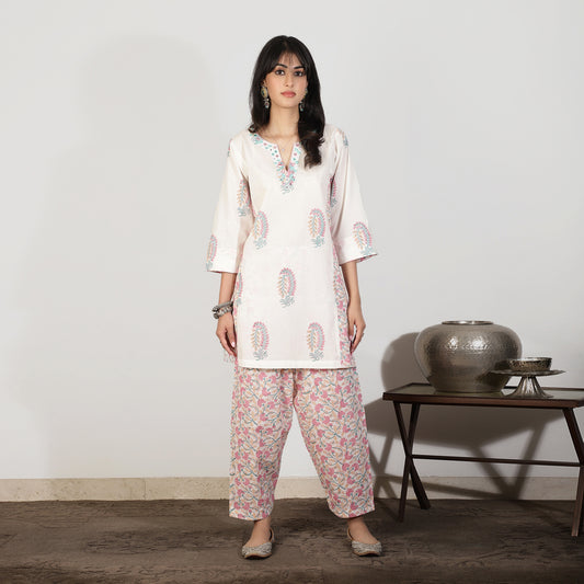 Pink Mughal printed Kurta with mirrorwork