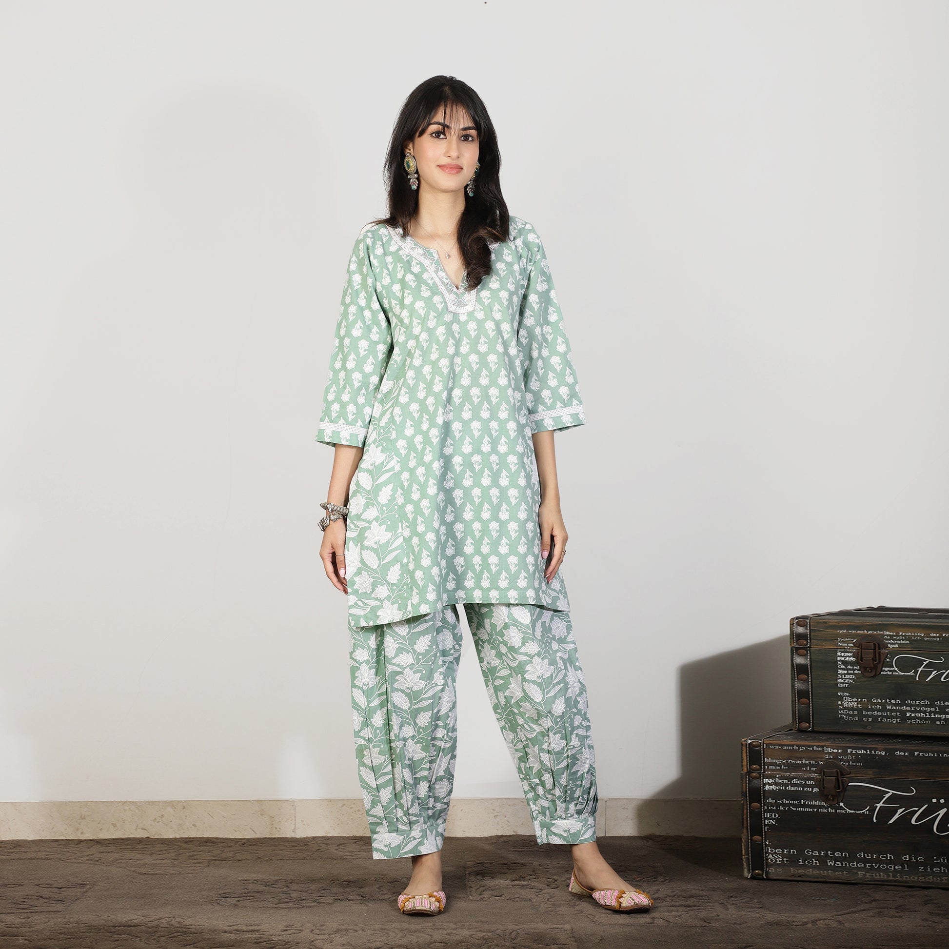 Green kurta set with Afghani pants and lacework - Spring Soul