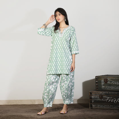 Green kurta with lacework detailing - Spring Soul