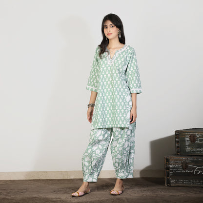 Green Cotton kurta with Lacework
