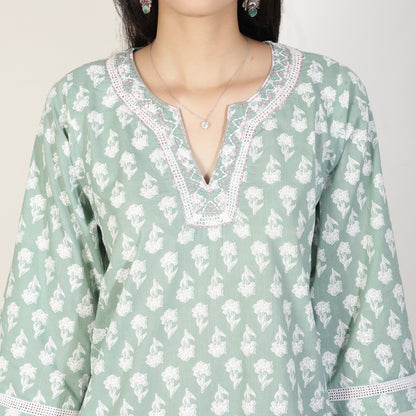 Green Cotton kurta with Lacework