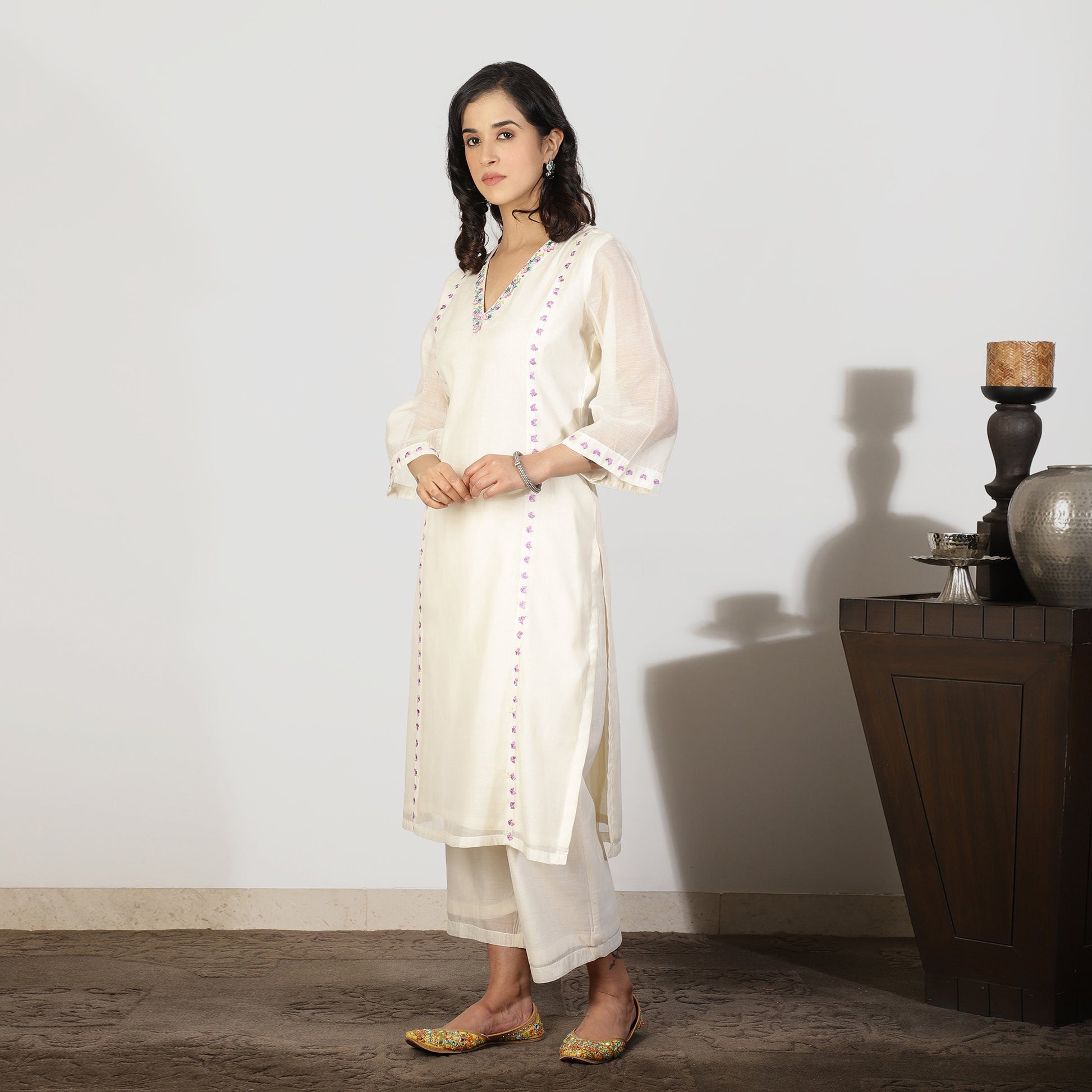 Off-white chanderi kurta with threadwork - Spring Soul