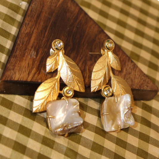 Golden leaf earrings
