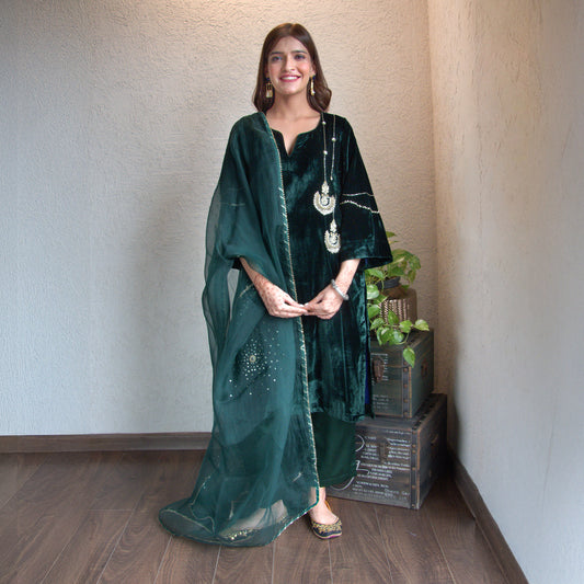 Green Velvet Chandbala Kurta set with dupatta
