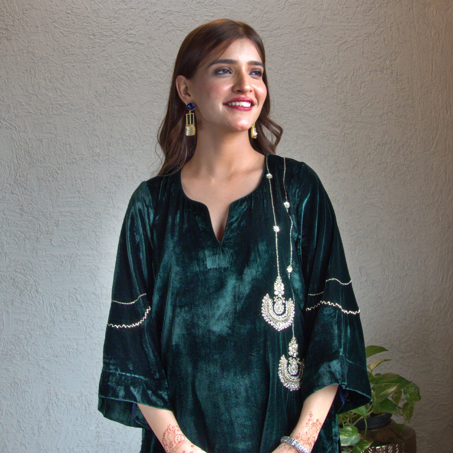 Green Velvet Chandbala Kurta set with dupatta