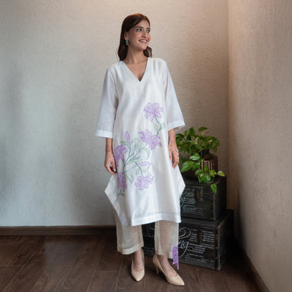Off white Chanderi Floral Appliqued kurta set with Tissue pants
