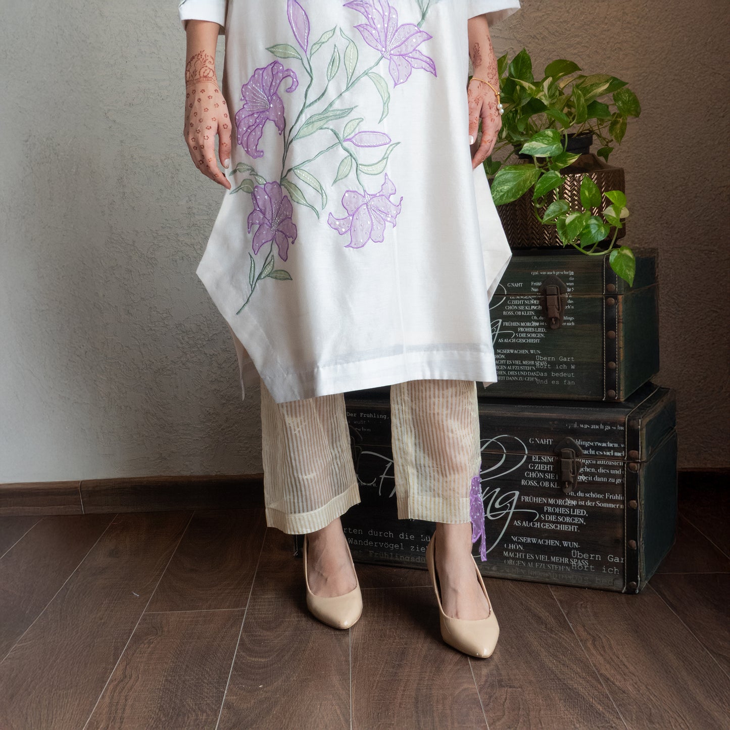 Off white Chanderi Floral Appliqued kurta set with Tissue pants